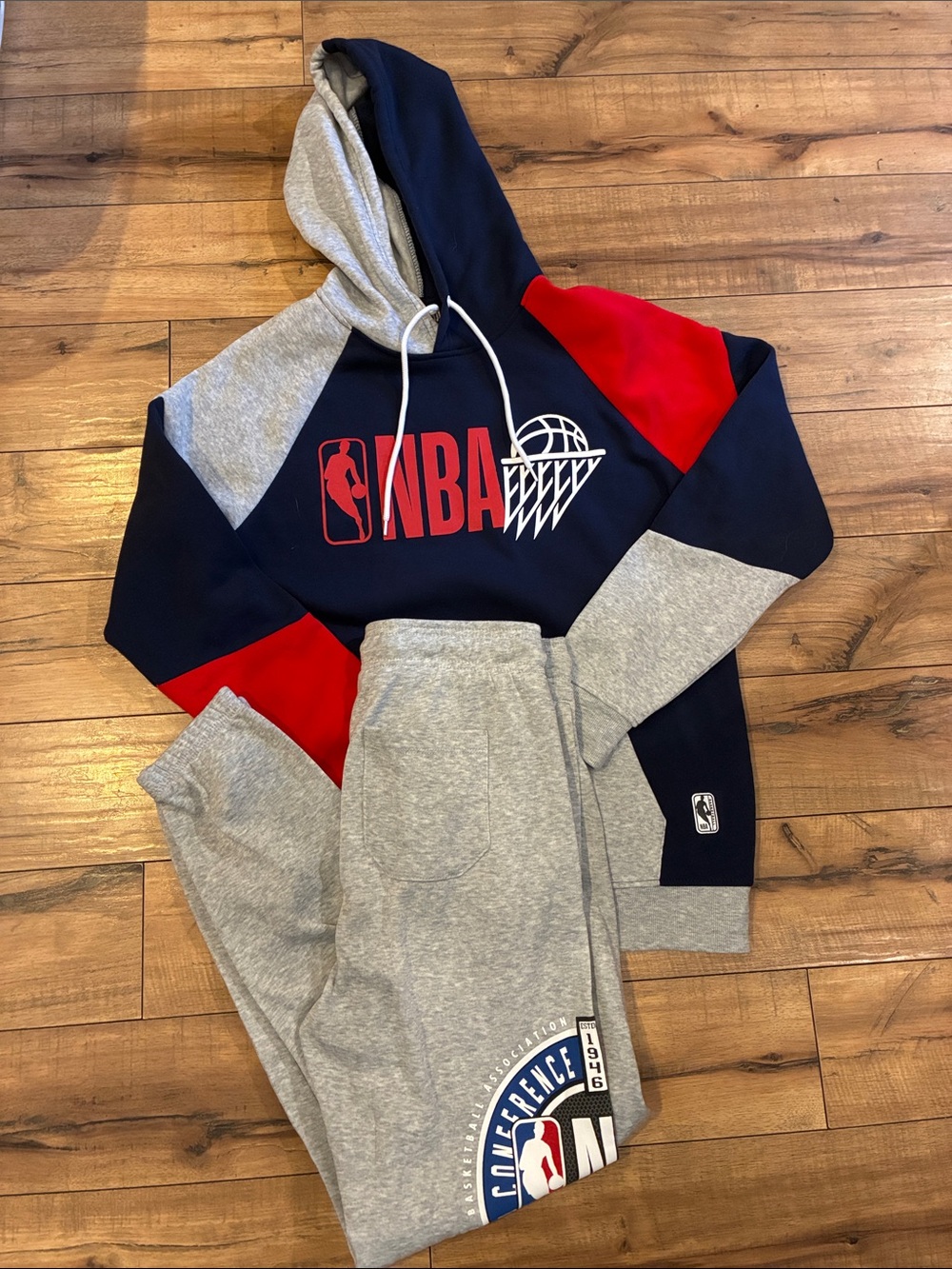 NBA Navy, Gray & Red Colorblock Hoodie and Joggers